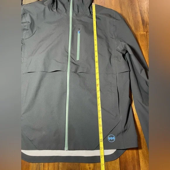 Janji black lightweight hooded jacket - Picture 9 of 11